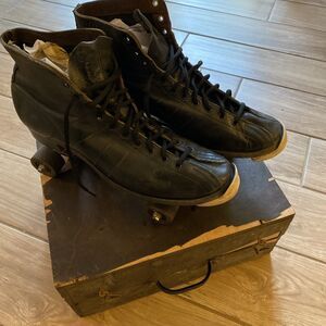 Vintage Hyde Black Leather Roller Skates Men's Size 10.5 With Wooden Case
